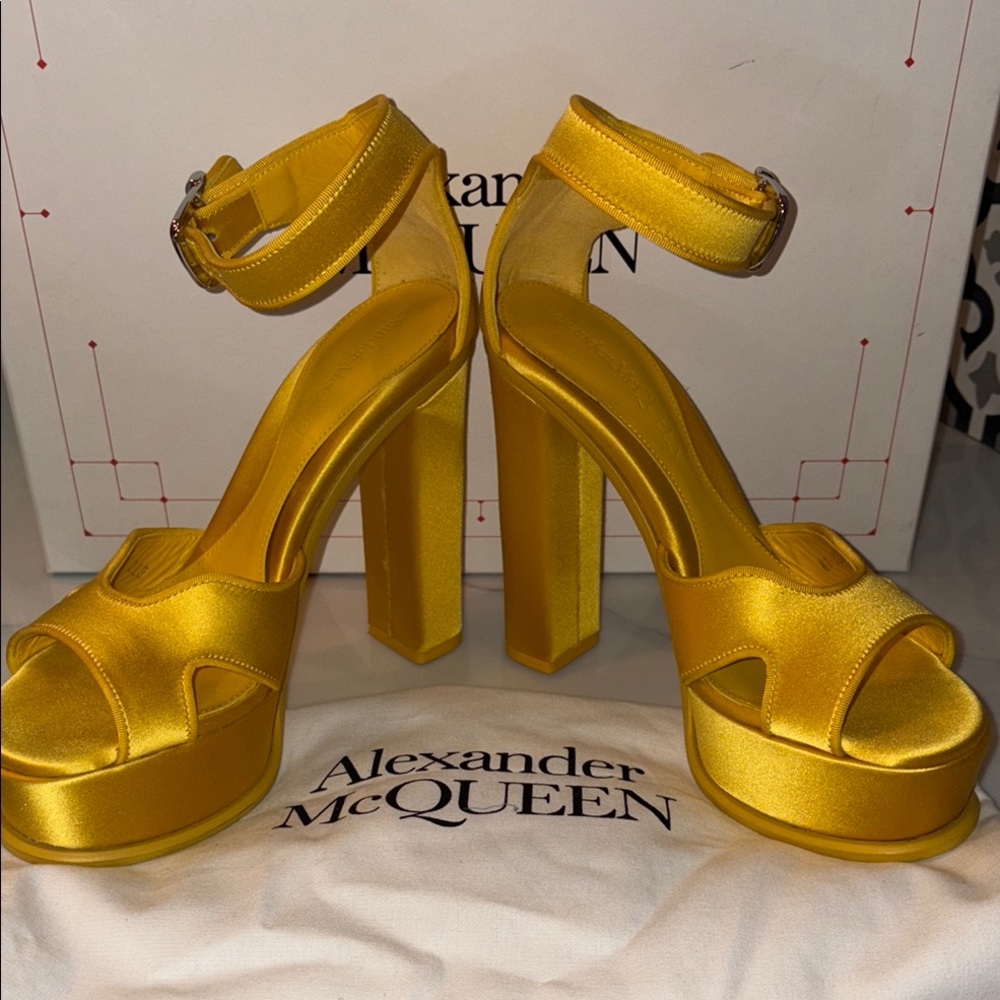 In box like new Alexander McQueen sunflower 🌻 Yellow Women's platform Sandals 39 - Picture 14 of 14